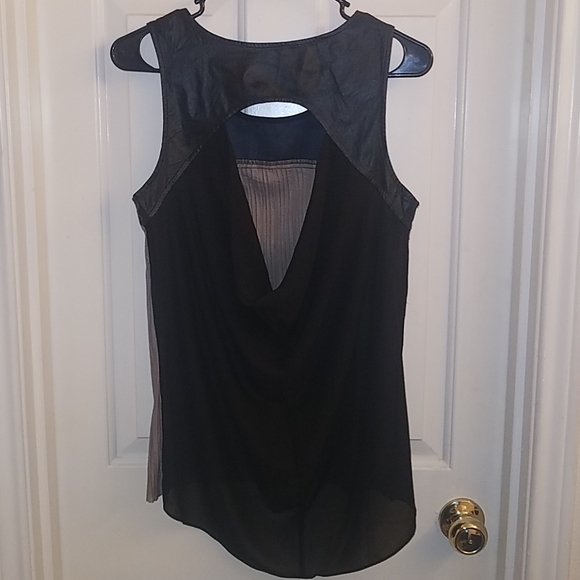 Top - Picture 3 of 4